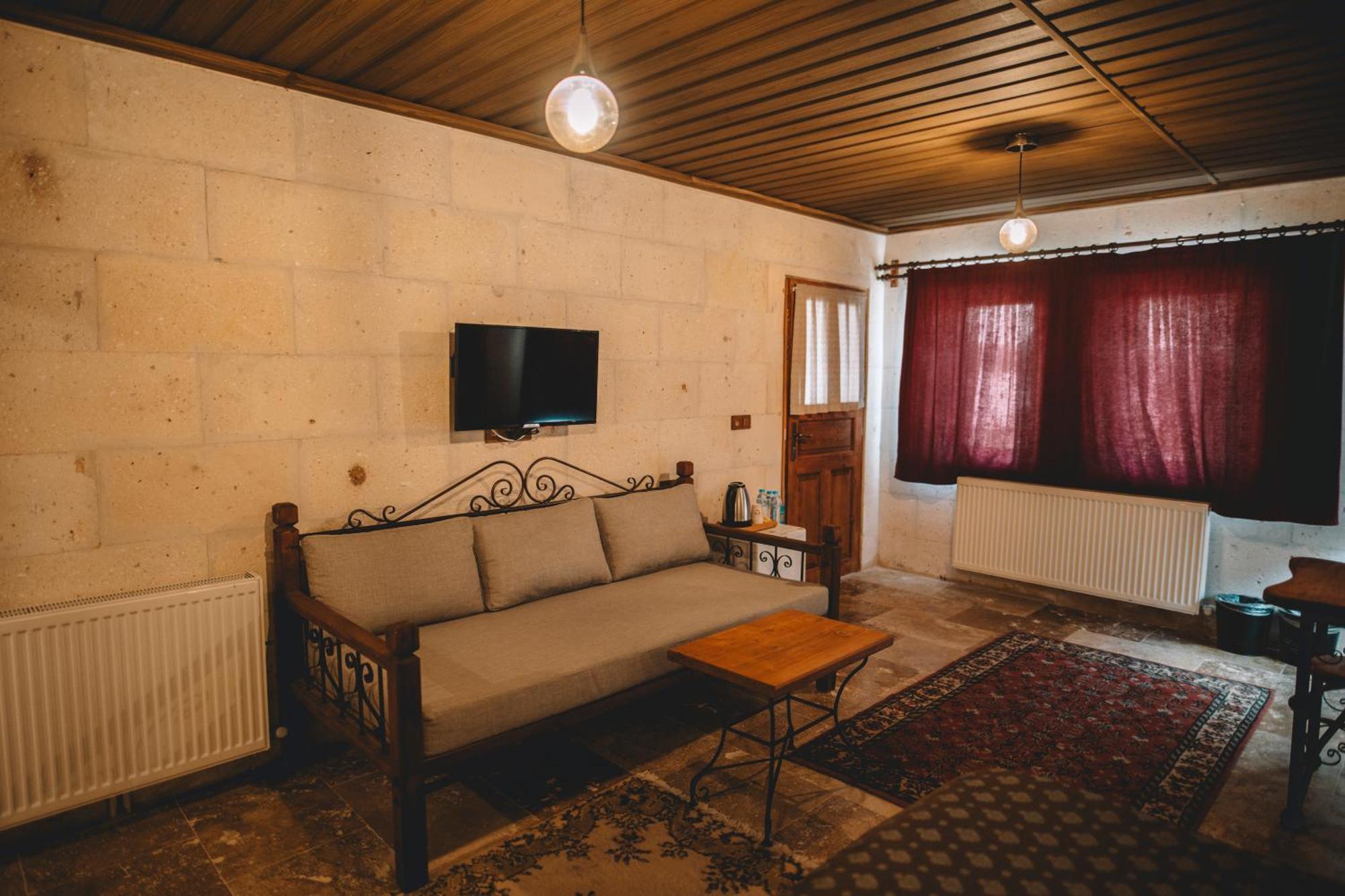 Cavusin Cave House-Cappadocia Bed and Breakfast Göreme Buitenkant foto